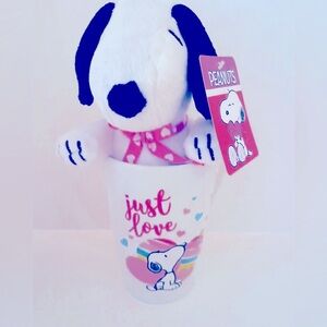 Authentic new snoopy Schulz love mug.